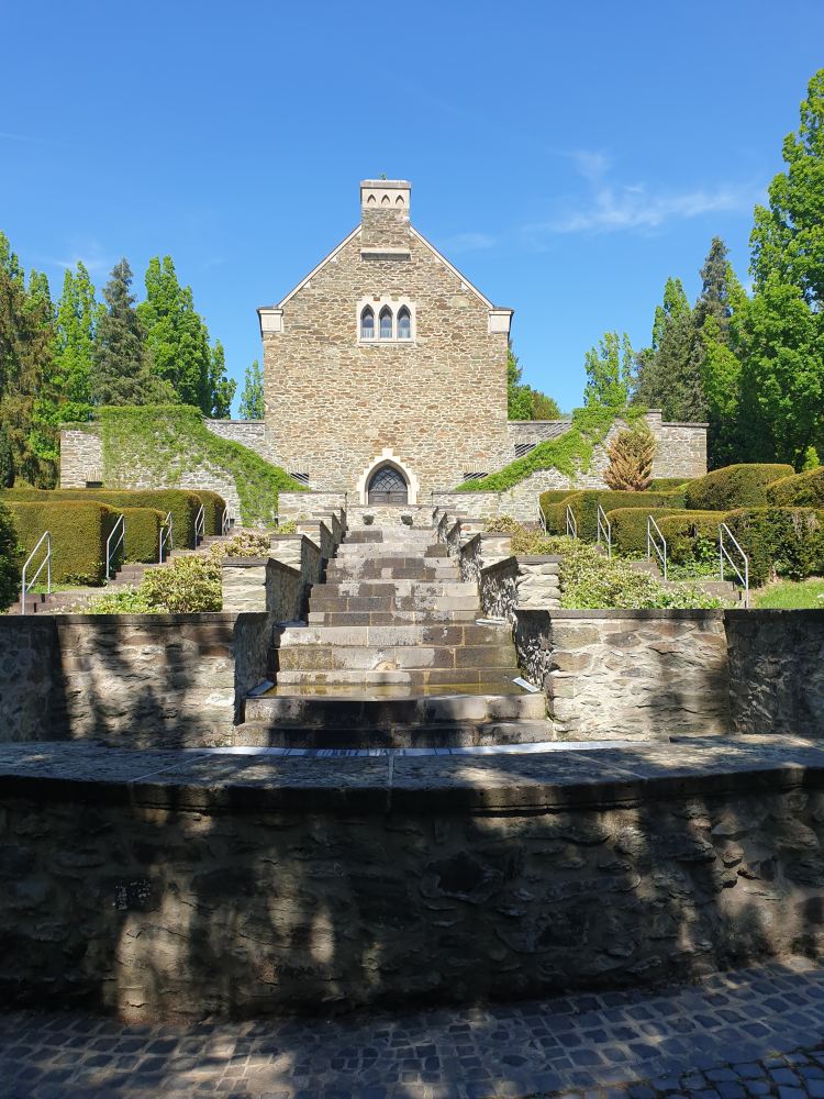 Die Kaskaden auf dem alten Friedhof.
